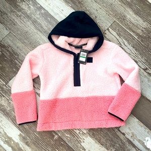 Under Armour Girls 3/4 Pullover fleece. NWT. Girls/Youth Large.